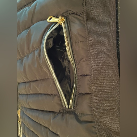 Greenlander Puffer Vest Faux Fur Hood removable Black Womens SZ. Large - Picture 15 of 16